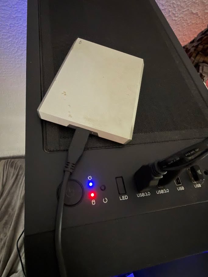Récupération de données sur deux disques durs illisibles dont un fortement endommagé